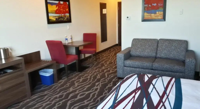 Люкс Encore Suites by Service Plus Inns