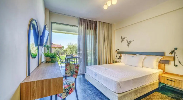 Полулюкс Miroes Suites