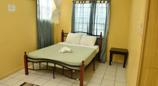 Aanola Villas A1 Peaceful Flat, Book Pension Gæstehuse i Castries, Pension