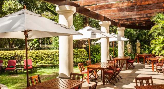 Southern Sun Dar es Salaam, Buchen Sie Hotel Hotels in Daressalam mit Frühstück, in der Nähe von Zanzibar Ferry Terminal, Frühstück