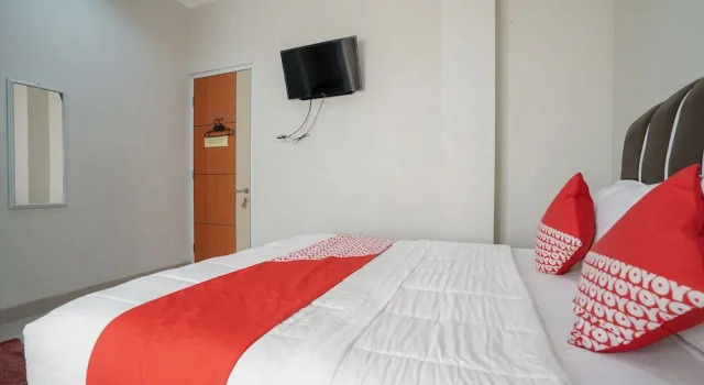 OYO 958 Penginapan Timur, Rezerwuj Hotel Sukarami Sumatra
