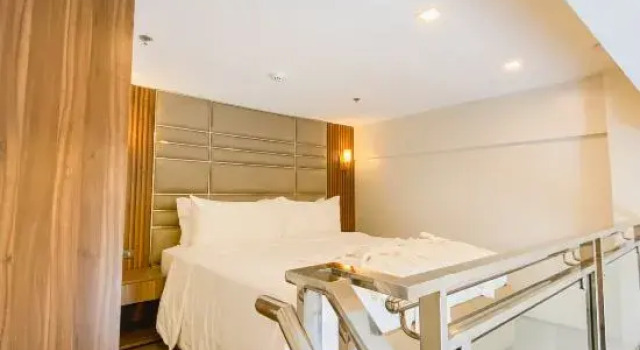 Люкс El Vistra Hotel Angeles