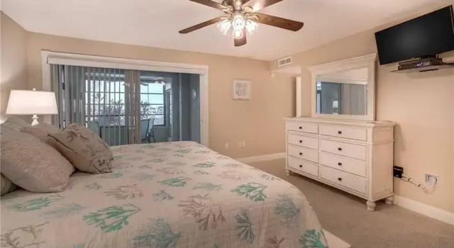 Madeira Beach Yacht Club 343H by Distinctive Beach Rentals