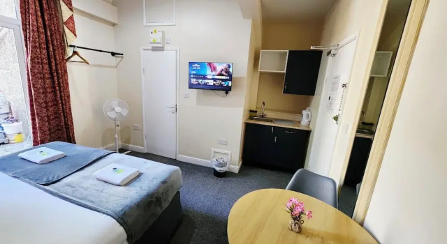 Southsea Ground-Floor Studio Apartment with Free Private Parking, Забронировать Апартаменты/квартира Отели Англии с бассейном, Бассейн