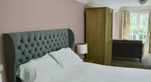 Люкс The Cottage Hotel