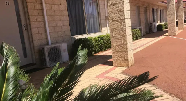 Апартаменты Standard Bunbury Motel and Apartments