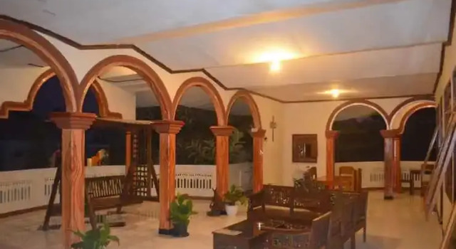 Silverin Bajawa, Забронировать Отель Баджоа Flores