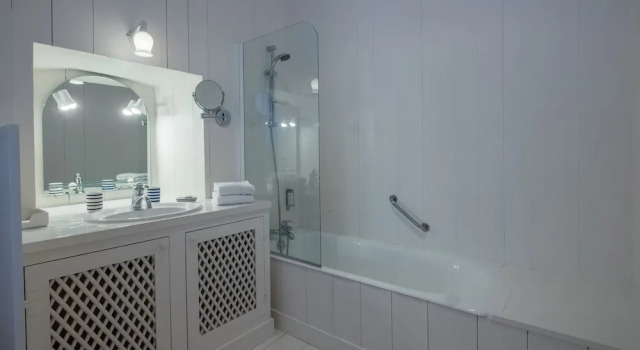 Двухместный номер Comfort La Baronnie Hôtel & Spa - Teritoria