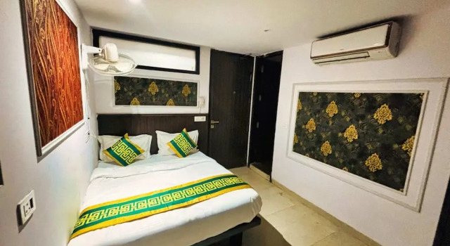 Номер Classic The HomeAste Residence Rajouri Garden