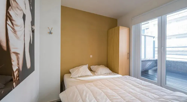 Exclusive Penthouse With 2 Sunny Terraces, Prenota Hotel Hotel a Flanders con parcheggio, Parcheggio