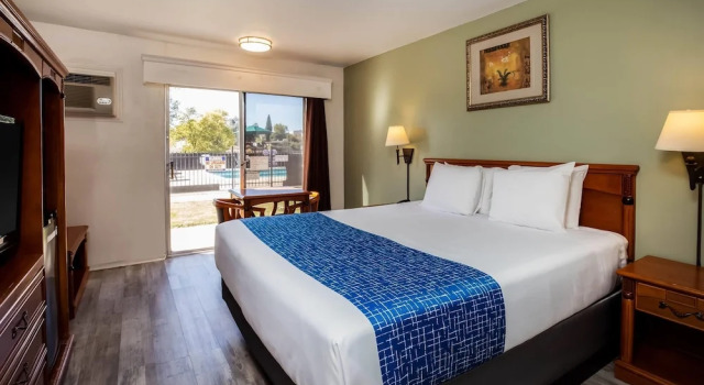 Двухместный номер Standard Цокольный этаж Travelodge by Wyndham Red Bluff South of Redding