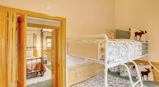 3 Mi to Snow Summit: Charming Home w/ Fenced Yard, Rezerwuj Dom wakacyjny Big Bear Lake Stany Zjednoczone