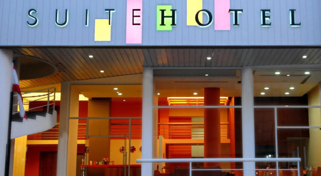 Четырёхместный люкс с 2 комнатами Suite Hotel Chrome - Beirut