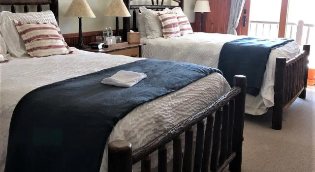 Четырёхместный коттедж с балконом Garnet Hill Lodge