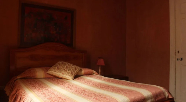 Hostal La Colombina de Valparaiso, Забронировать Отель Вальпараисо область Вальпараисо, рядом с Yuguslavo Walk