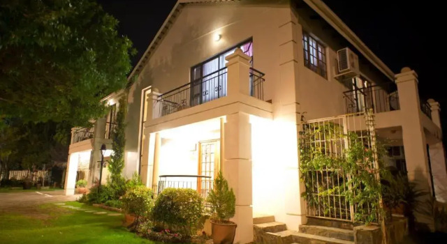La Boheme Guesthouse, Book Hotel Billige hoteller i Free State