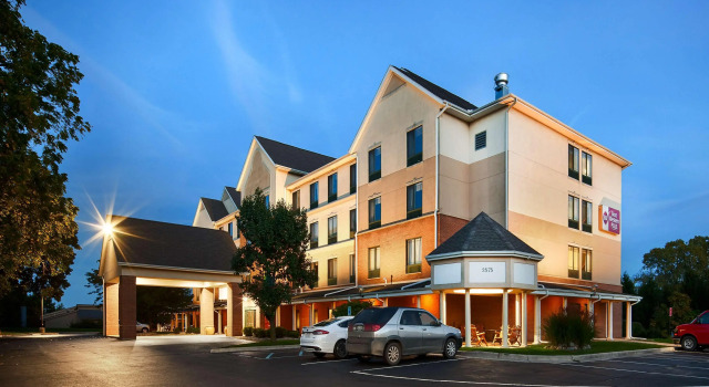 Best Western Plus Kalamazoo Suites