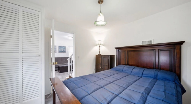 Channel Lake Getaway 2 Bedroom Home by RedAwning, Varaa Hotelli Channel Lake USA
