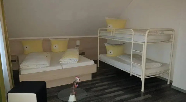 Четырёхместный номер Standard Hotel Linden