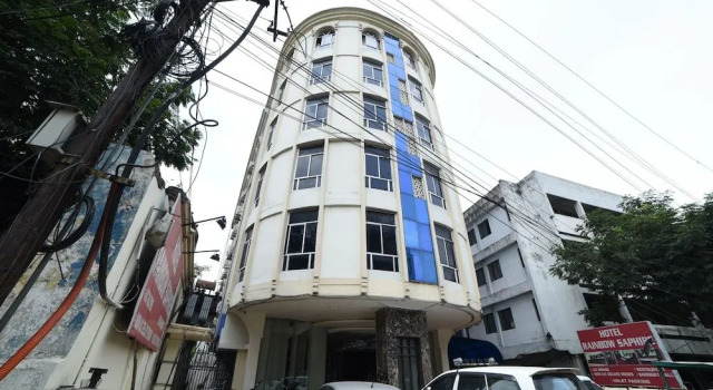 OYO Flagship 16018 Rainbow Saphire, Rezerwuj Hotel Lakdi Ka Pul 