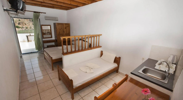 Madares Hotel