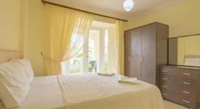 Sunset Beach Club Aqualettings Pearl 7