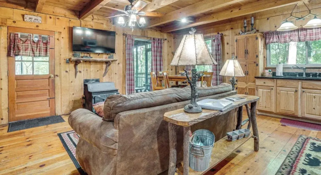 Helen Area Rustic Retreat ~ 5 Miles to Main Street, Rezerwuj Dom wakacyjny Wille w Helen, Willa