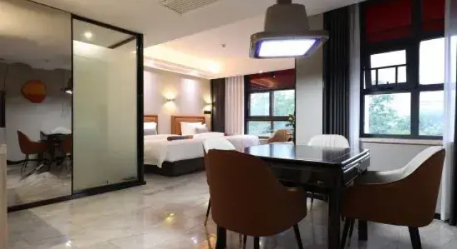 Beauty Ripples Luxury Hotel (Lugu Technology Park Jiantang Subway Station)