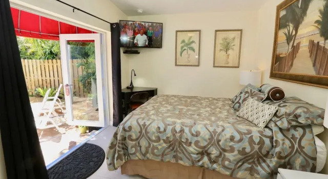 Fantasy Island Inn – Caters to Men