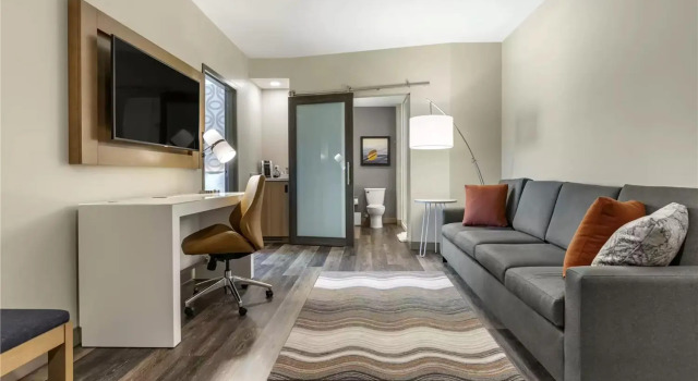 Двухместный люкс DoubleTree by Hilton Greenville Woodruff Road