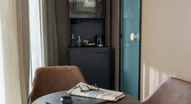 Двухместный люкс с балконом и с видом на город H28 - Hotel, Apartments and Suites by UHANDA