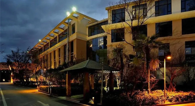 Herton Garden Hotel, Rezerwuj Hotel Hotele w Kunming z parkingiem, Parking