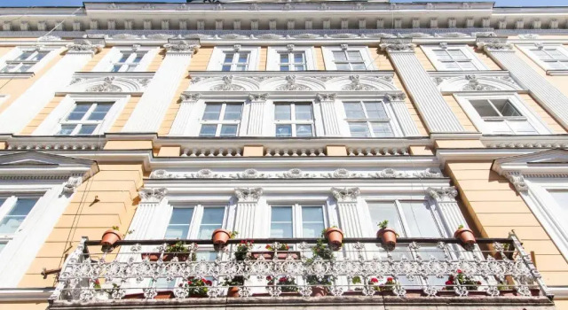 Bright 2br&Ac Apt at Astoria, Забронировать Отель Будапешт Центральная Венгрия, рядом с Станция метро Vorosmarty Square