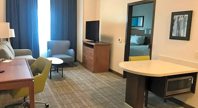 Четырёхместный люкс c 1 комнатой Staybridge Suites - Sioux Falls Southwest by IHG