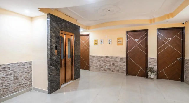 Itsy Hotels Saina Stay Near 32 Milestone, Забронировать Отель Гургаон Gurgaon Region, рядом с Management Development Institute