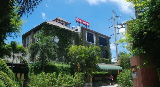 Muaklek Holiday, Rezervovat Hotel Hotely v Central Thailand s parkováním, Parkování