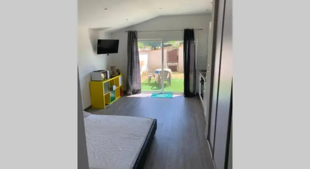 Studio lumineux à proximité de domaines viticoles, Prenota Appartamento Hotel a Alvernia con parcheggio, Parcheggio