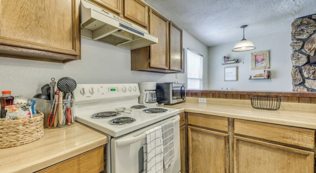 Апартаменты Ruidoso Home w/ Balcony ~ 16 Mi to Ski Apache!