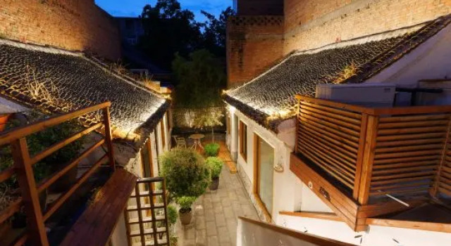 Homestay by Drum Tower (Lijingmen Cross Street Old Town Center), Book Hotel Luoyang Henan