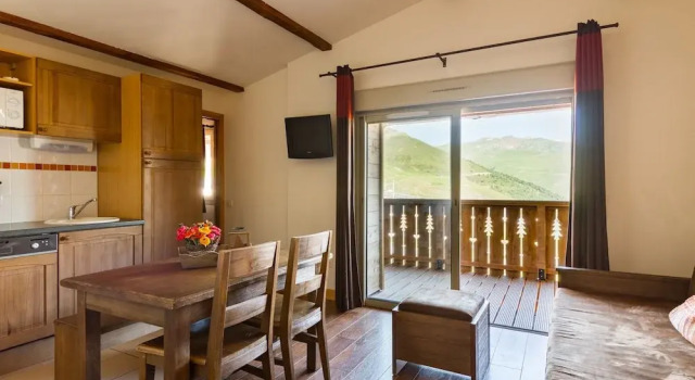 Nice Apartment With Balcony Just 500 m. From the ski Lift