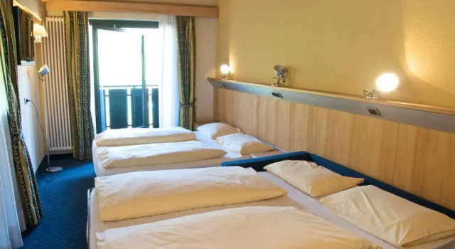 Номер Comfort Alexander Charme Hotel