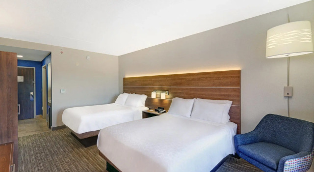 Четырёхместный номер Standard Holiday Inn Express & Suites - Woodstock, ON CANADA
