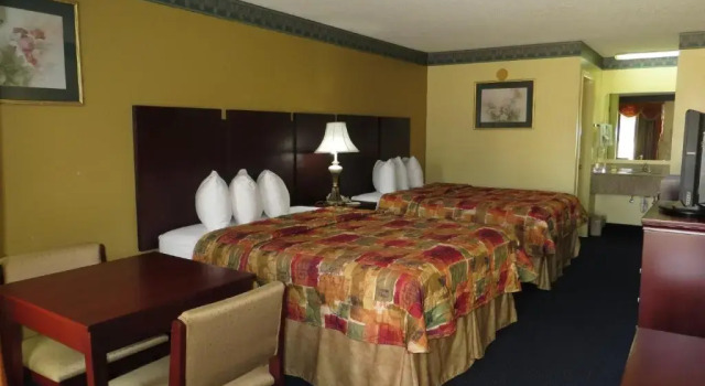 Четырёхместный номер Standard Days Inn by Wyndham Chipley