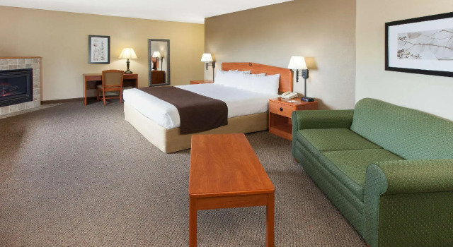 Двухместный люкс Superior AmericInn by Wyndham Greenville