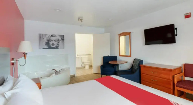 Люкс c 1 комнатой OYO Hotel San Antonio near AT&T Center