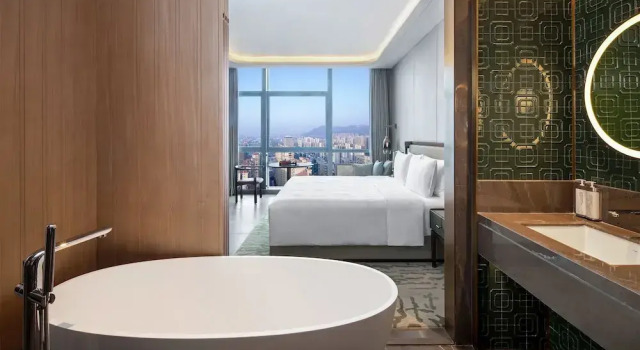 Двухместный люкс HUALUXE Qingdao Licang by IHG