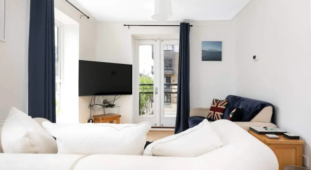 Modern 2 Bed, for up to 4, Excel/city Airport, Varaa Huoneisto Asunnot kohteessa Merseyside, Huoneisto