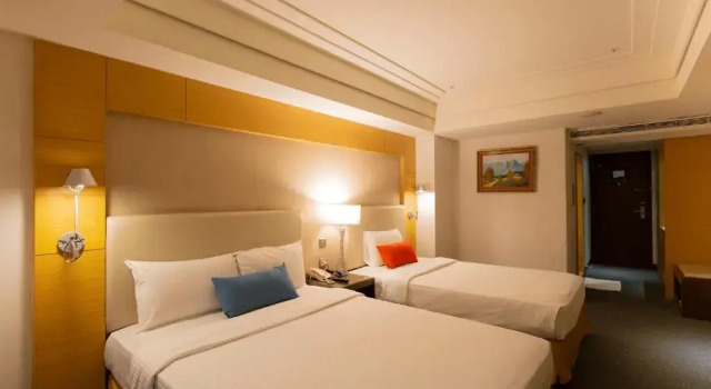 Трёхместный номер Classic Ever Delightful Business Hotel