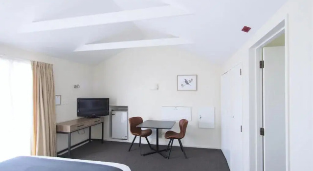 Студия Riverlodge Motel