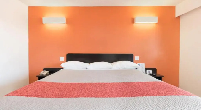 Номер Deluxe Motel 6-Fort Nelson, BC